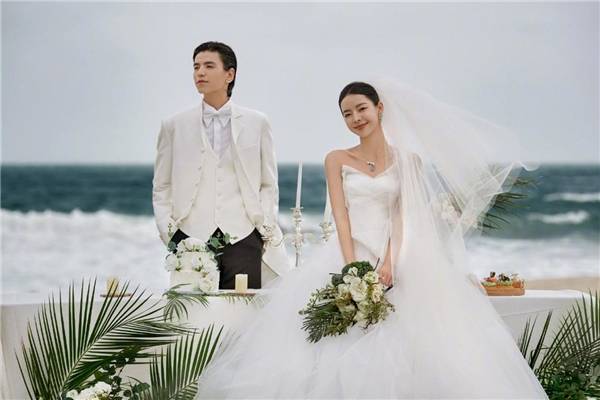 创意搞怪表情苹果版
:铂爵旅拍丨学会这9种摄影构图法，婚纱大片分秒必出